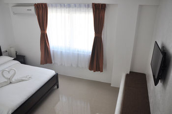 Calypso Beach & Dive Resort 3*