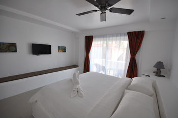 Calypso Beach & Dive Resort 3*