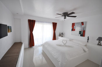 Calypso Beach & Dive Resort 3*