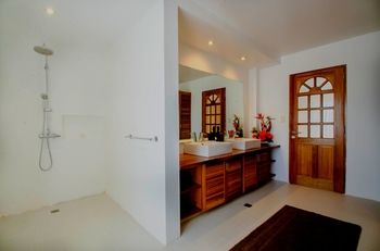 Calypso Beach & Dive Resort 3*