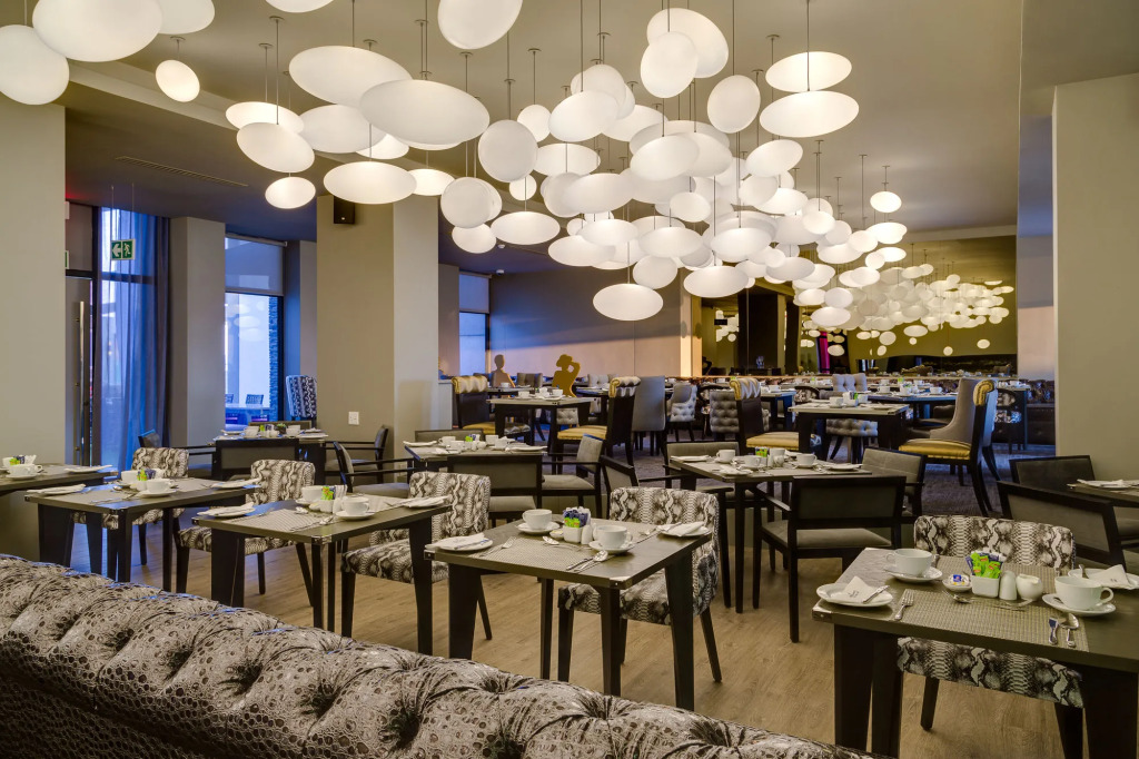 Protea Hotel Fire & Ice by Marriott Pretoria Menlyn 4*