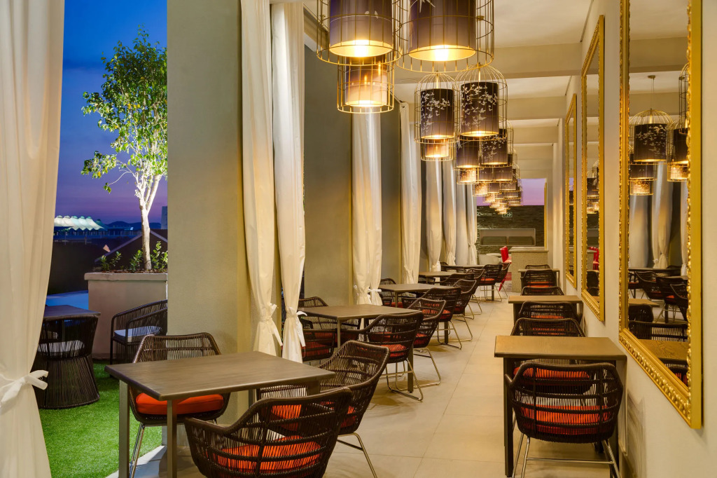 Protea Hotel Fire & Ice by Marriott Pretoria Menlyn 4*