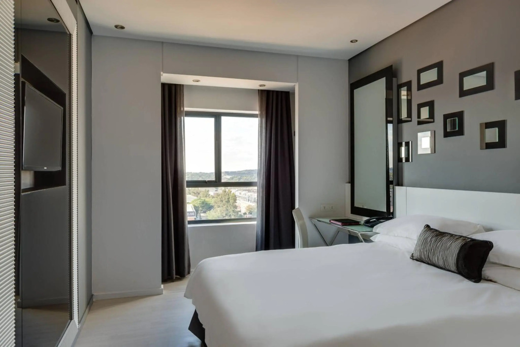 Protea Hotel Fire & Ice by Marriott Pretoria Menlyn 4*