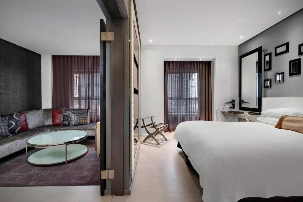 Protea Hotel Fire & Ice by Marriott Pretoria Menlyn 4*