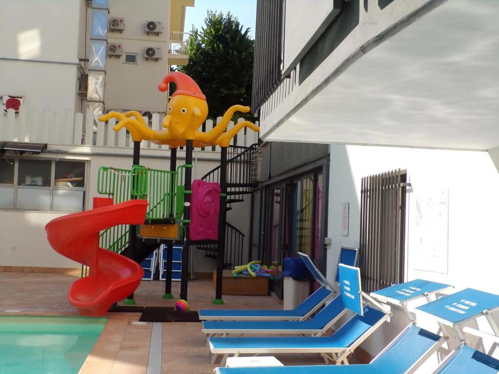 Hotel 2000 3*