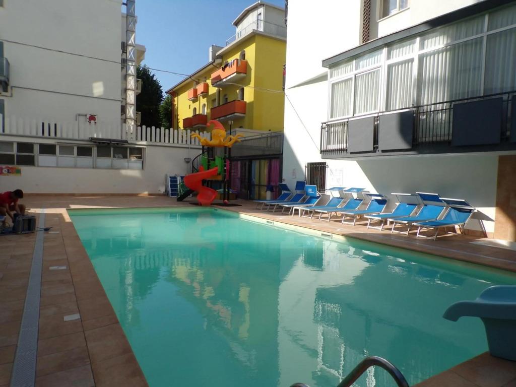 Hotel 2000 3*