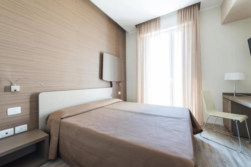 Hotel 2000 3*