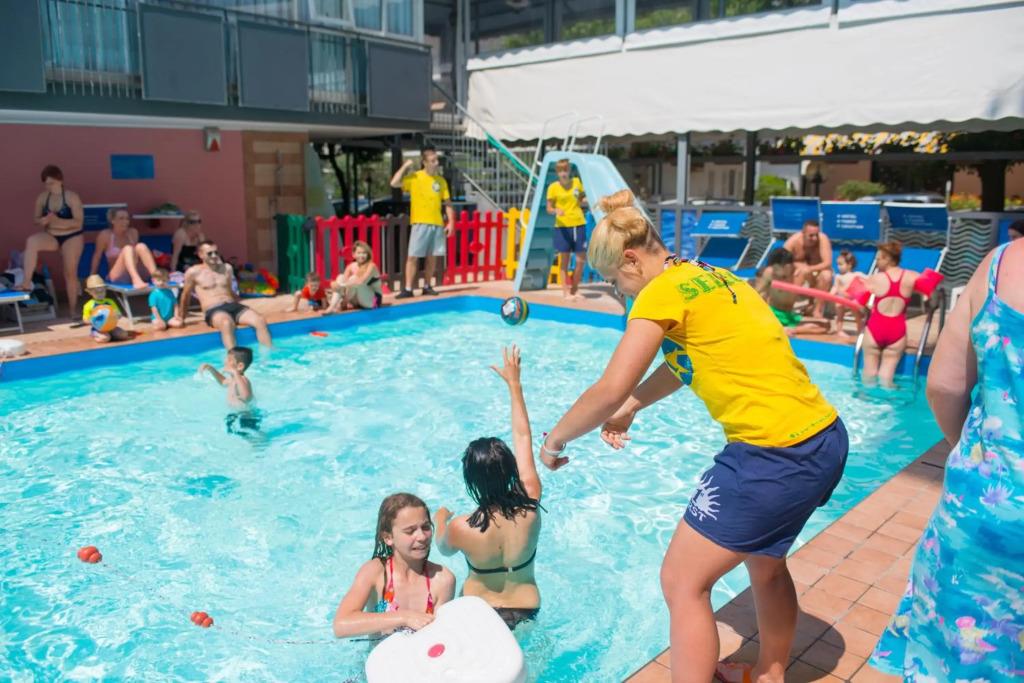 Hotel 2000 3*