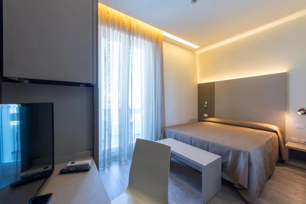 Hotel 2000 3*