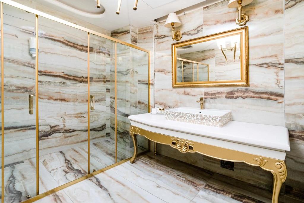 Golden Pars Hotel 0*