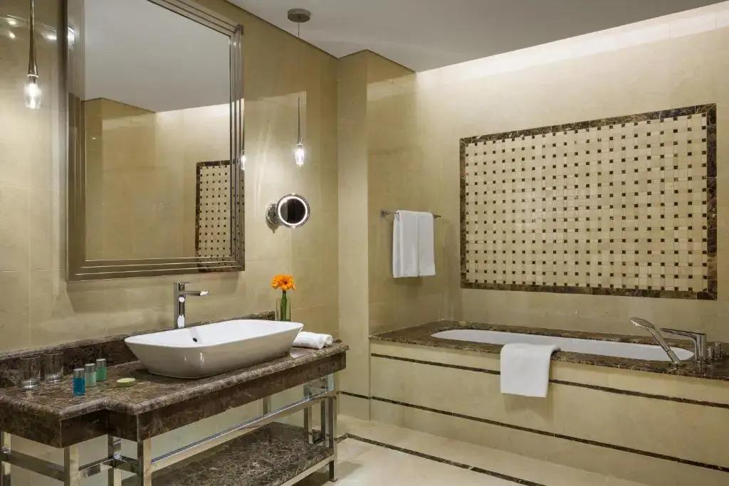 Millennium Hotel Hail 5*