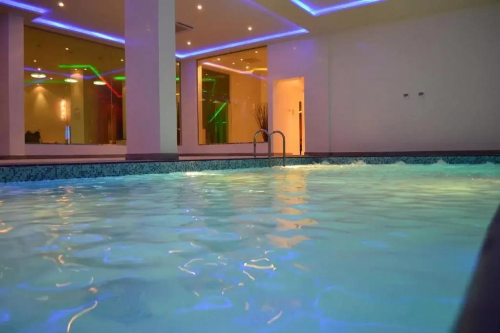 Golden Tulip Hail 4*