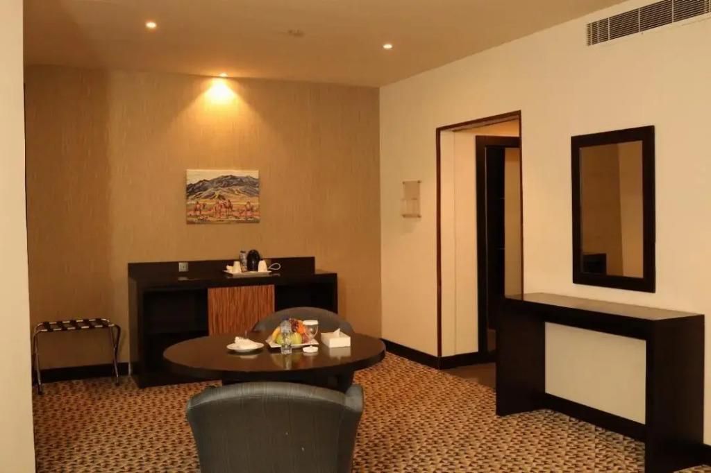 Golden Tulip Hail 4*
