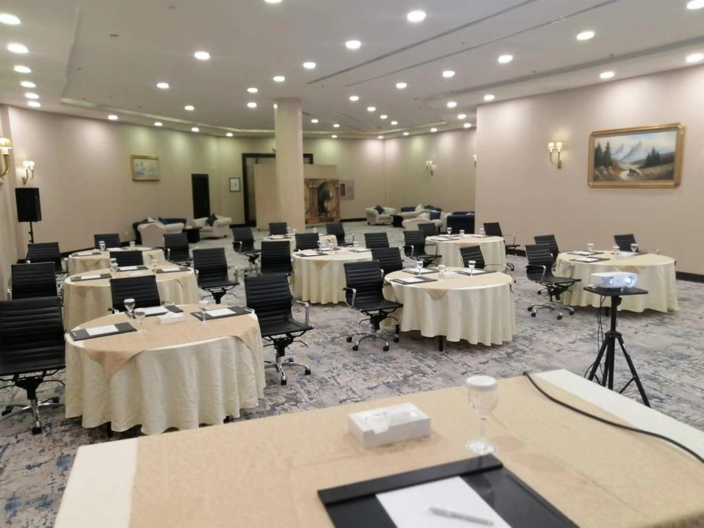 Golden Tulip Hail 4*