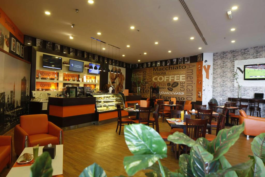 Golden Tulip Hail 4*