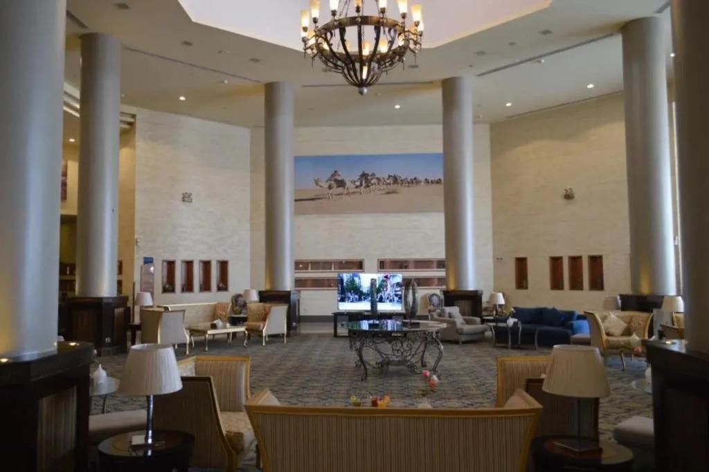 Golden Tulip Hail 4*