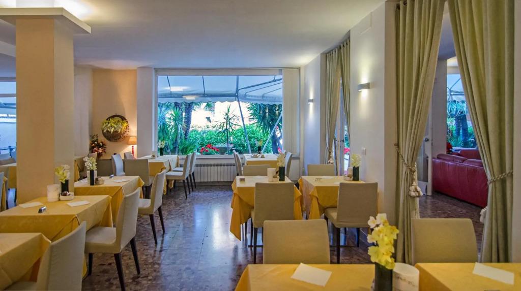 Hotel Scandinavia 3*