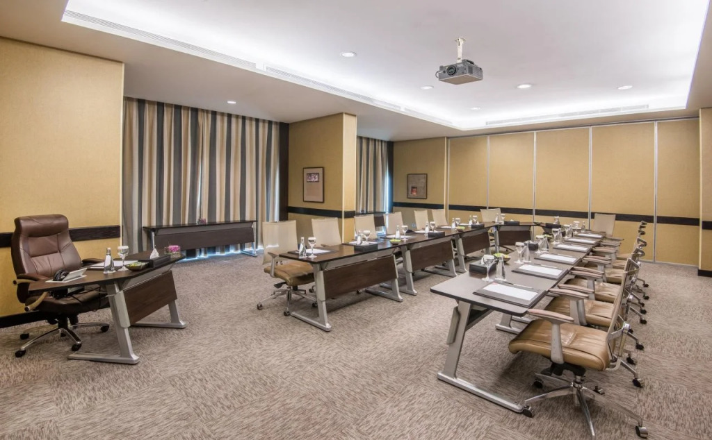 Crowne Plaza Jeddah by IHG 5*