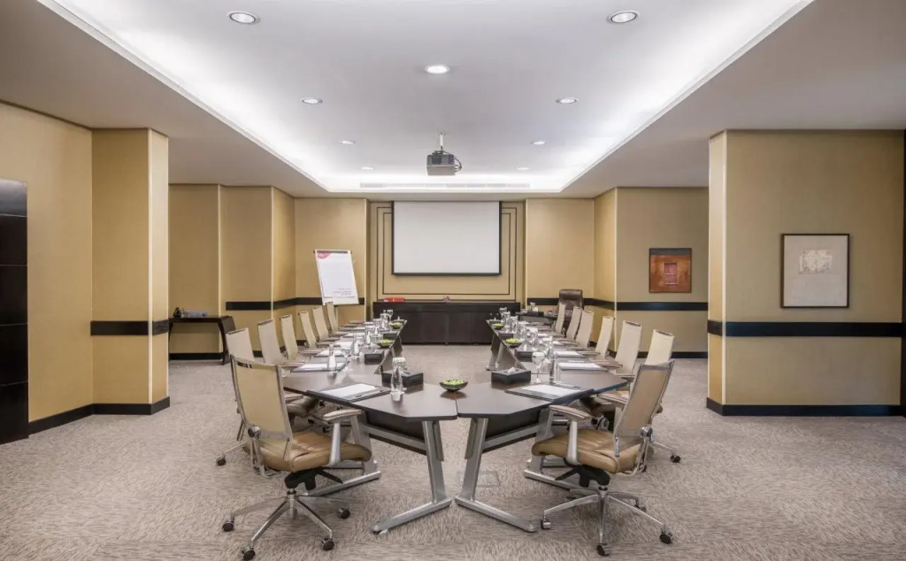 Crowne Plaza Jeddah by IHG 5*