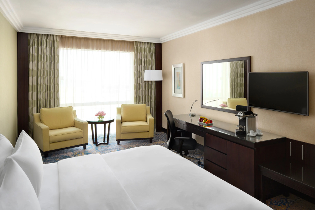 Crowne Plaza Jeddah by IHG 5*