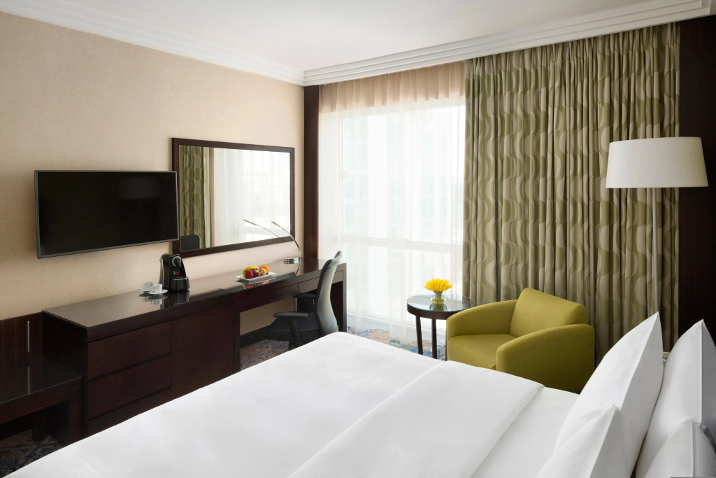 Crowne Plaza Jeddah by IHG 5*