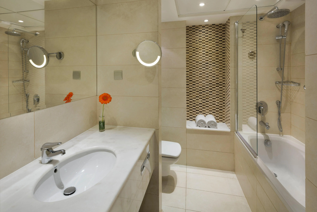 Crowne Plaza Jeddah by IHG 5*