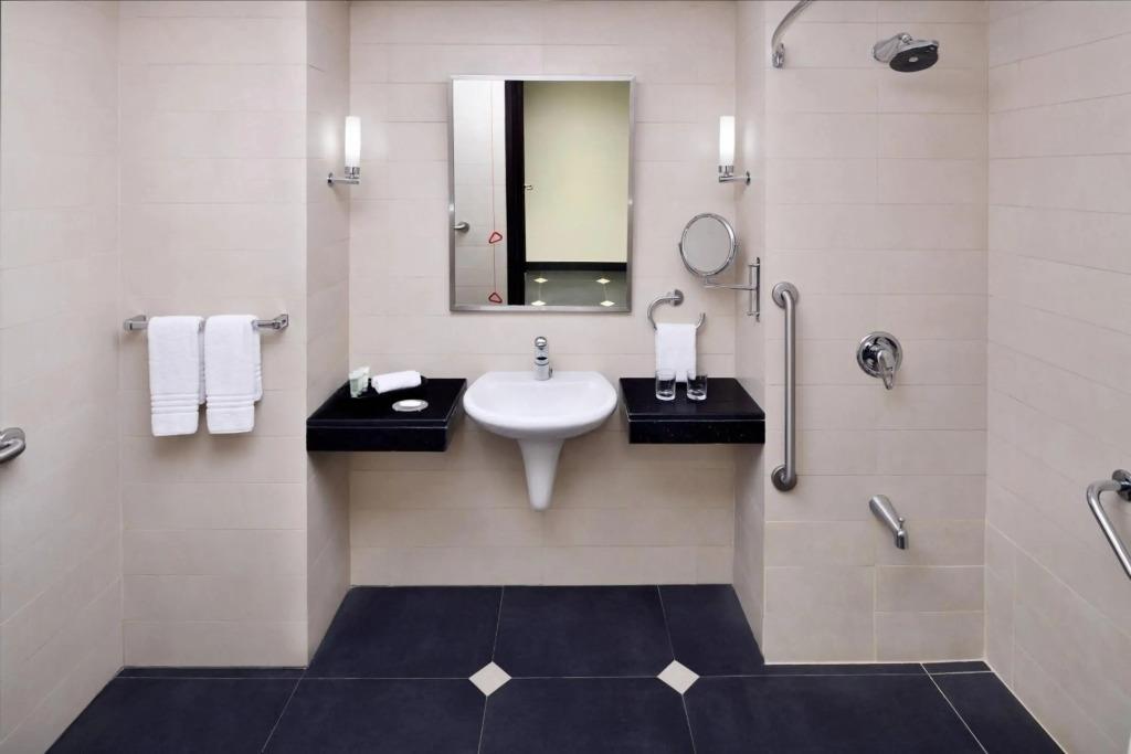 Courtyard by Marriott Riyadh Diplomatic Quarter 4*