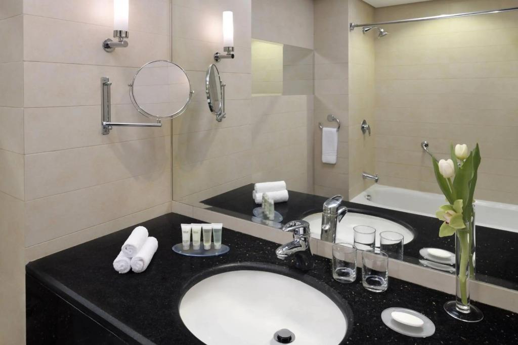 Courtyard by Marriott Riyadh Diplomatic Quarter 4*