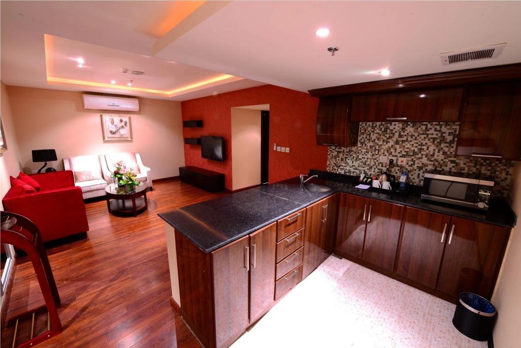 Mira Business Hotel 3*