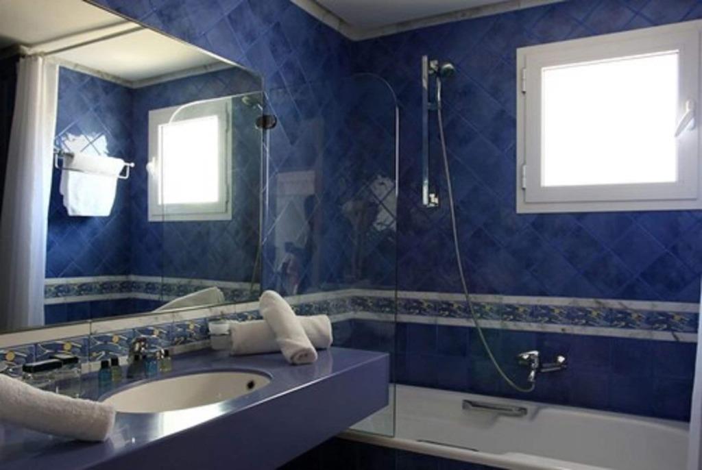 Andalucia Beach Hotel & Residence 3*