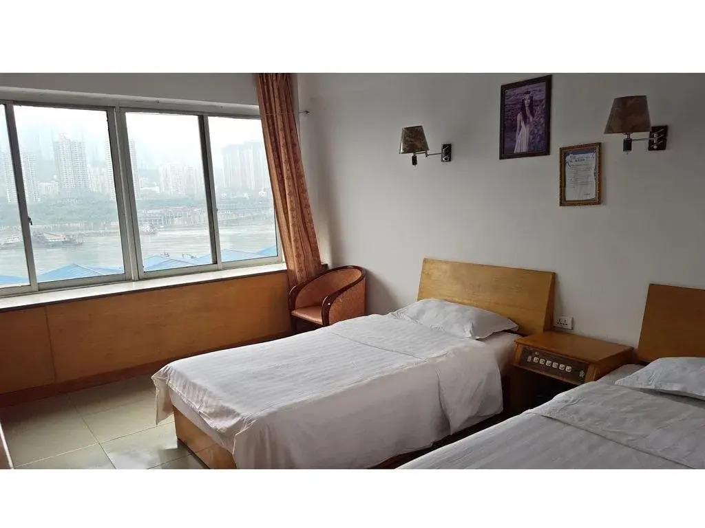 Chongqing Jiangyuan Hotel 2*