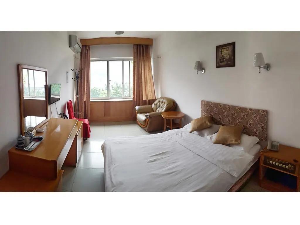 Chongqing Jiangyuan Hotel 2*