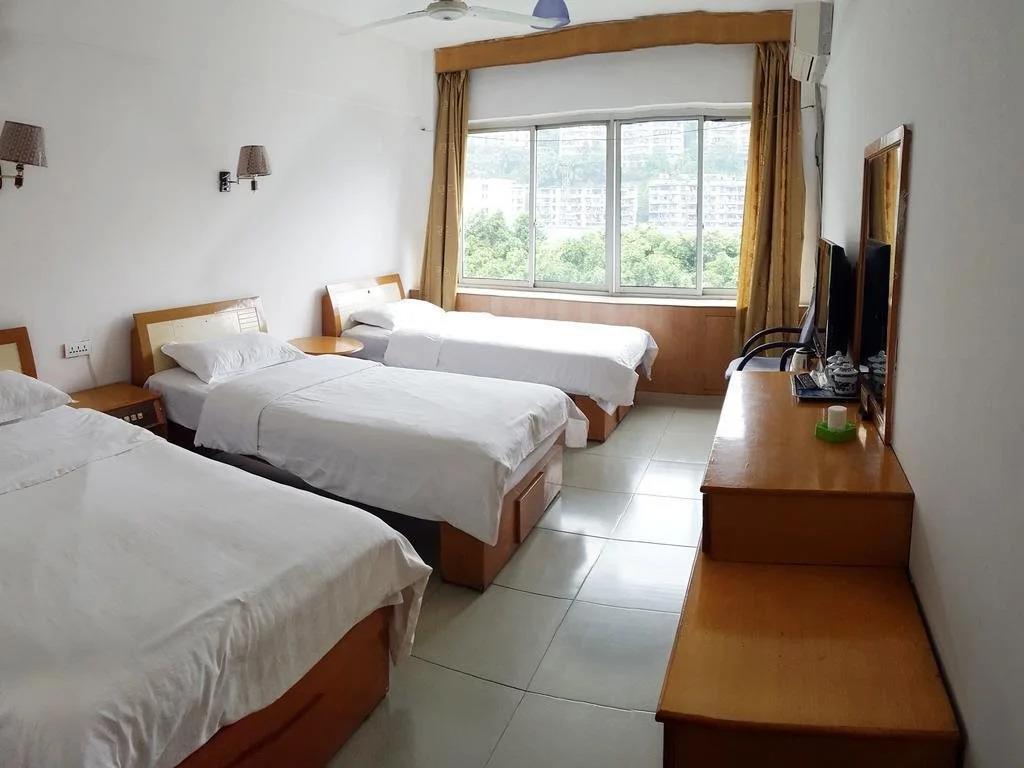 Chongqing Jiangyuan Hotel 2*