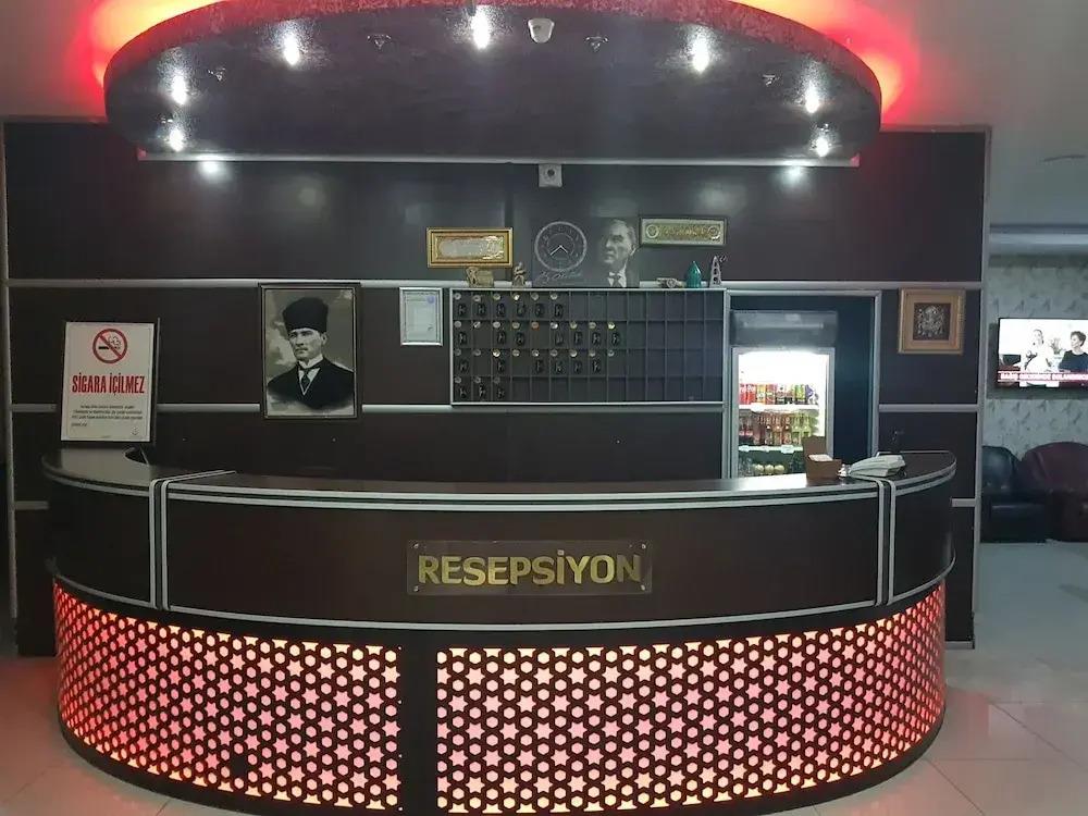 Deluxe Hotel 0*