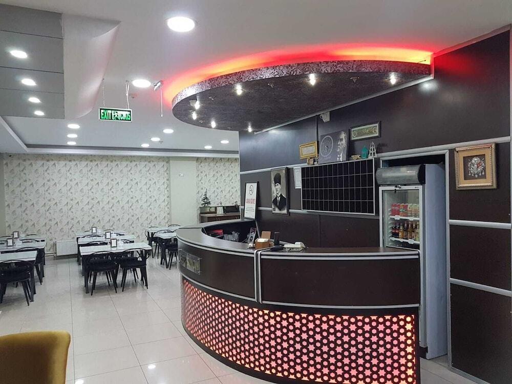 Deluxe Hotel 0*