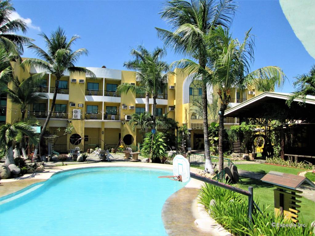 Country Village Hotel 3*
