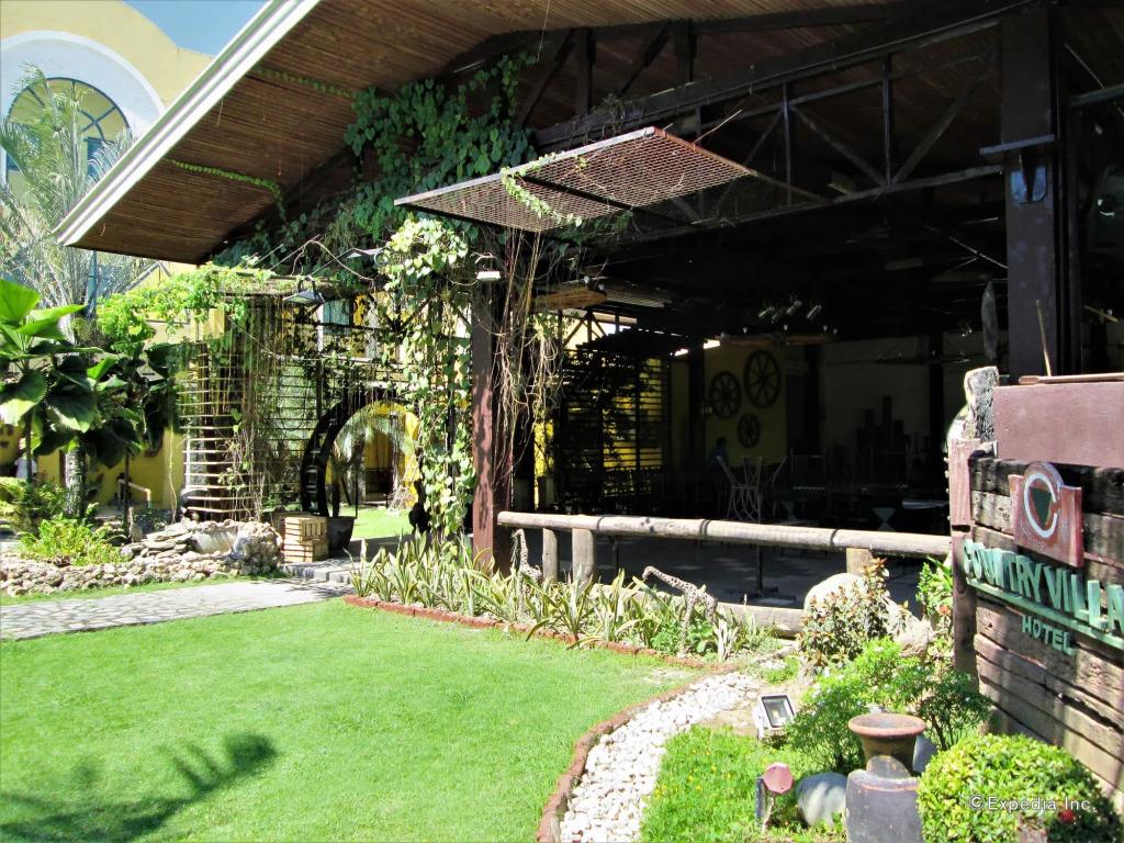 Country Village Hotel 3*