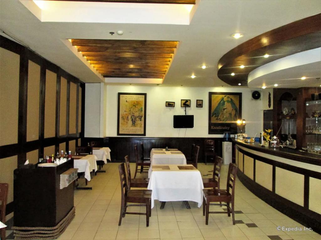 Country Village Hotel 3*