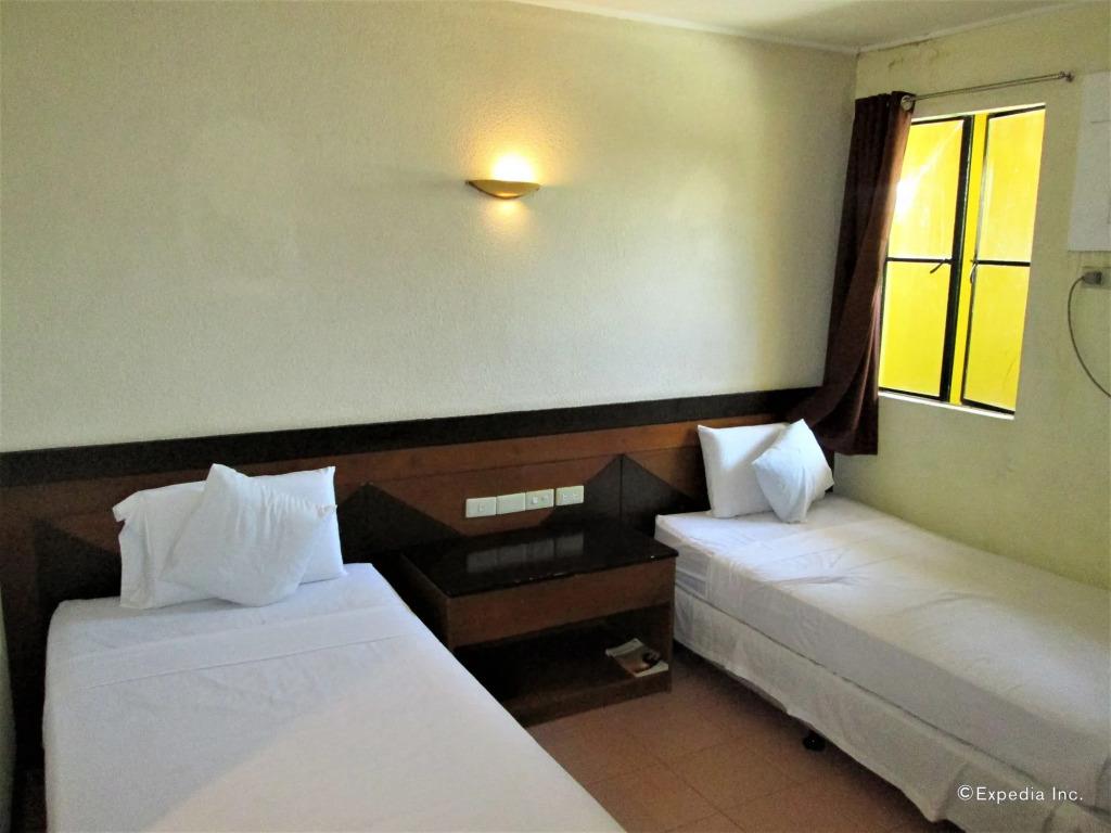 Country Village Hotel 3*