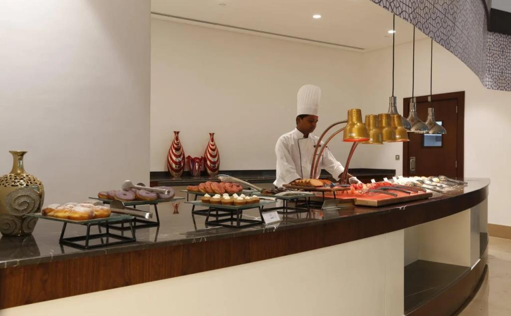 Radisson Blu Hotel and Convention Center, Riyadh Minhal 4*
