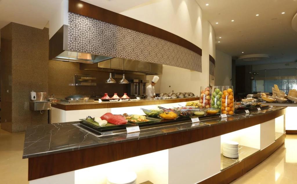 Radisson Blu Hotel and Convention Center, Riyadh Minhal 4*