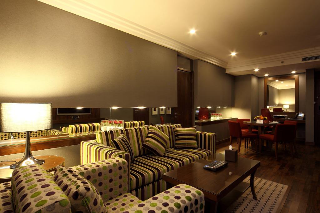 Radisson Blu Hotel and Convention Center, Riyadh Minhal 4*