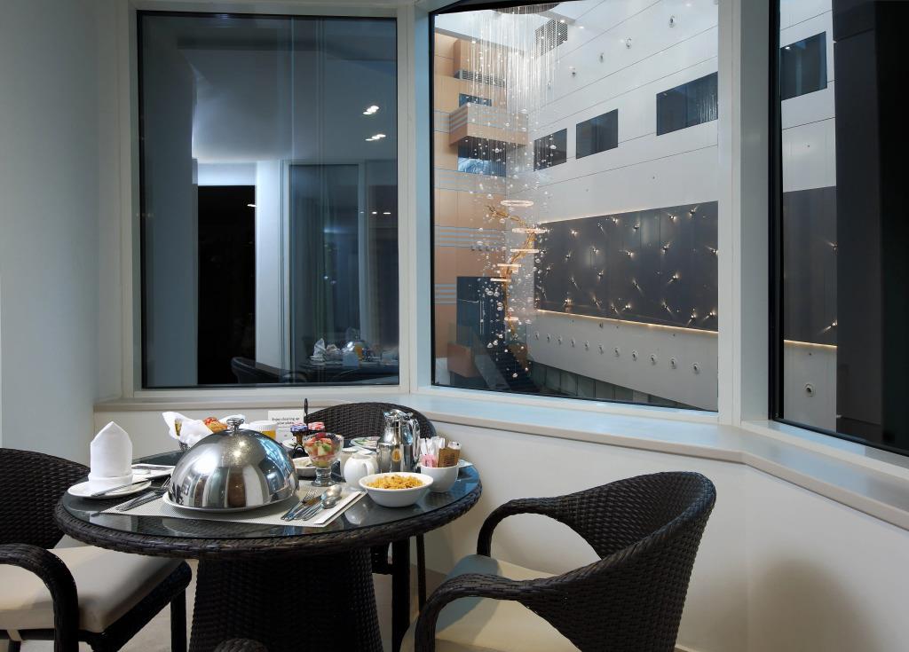 Radisson Blu Hotel and Convention Center, Riyadh Minhal 4*