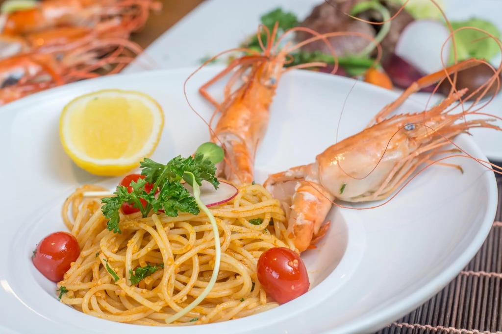 CM Night Bazaar Boutique Hotel 2*