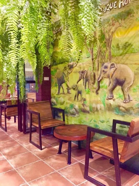 CM Night Bazaar Boutique Hotel 2*