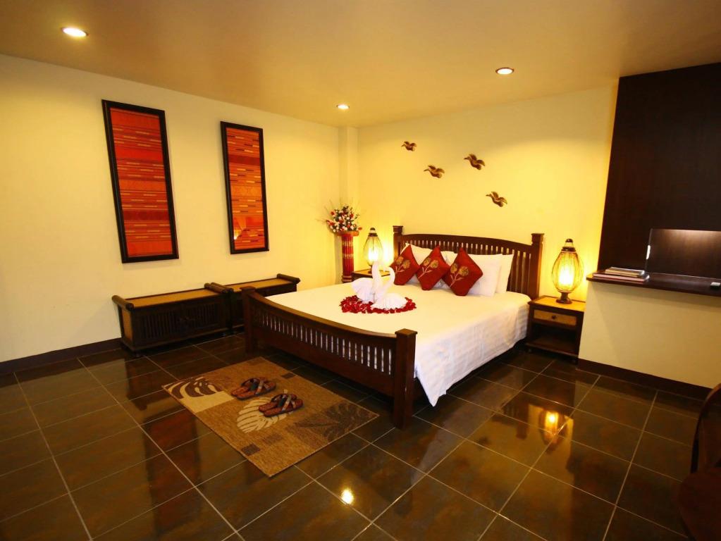 CM Night Bazaar Boutique Hotel 2*