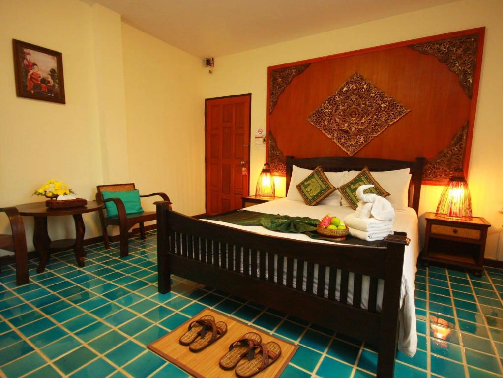 CM Night Bazaar Boutique Hotel 2*