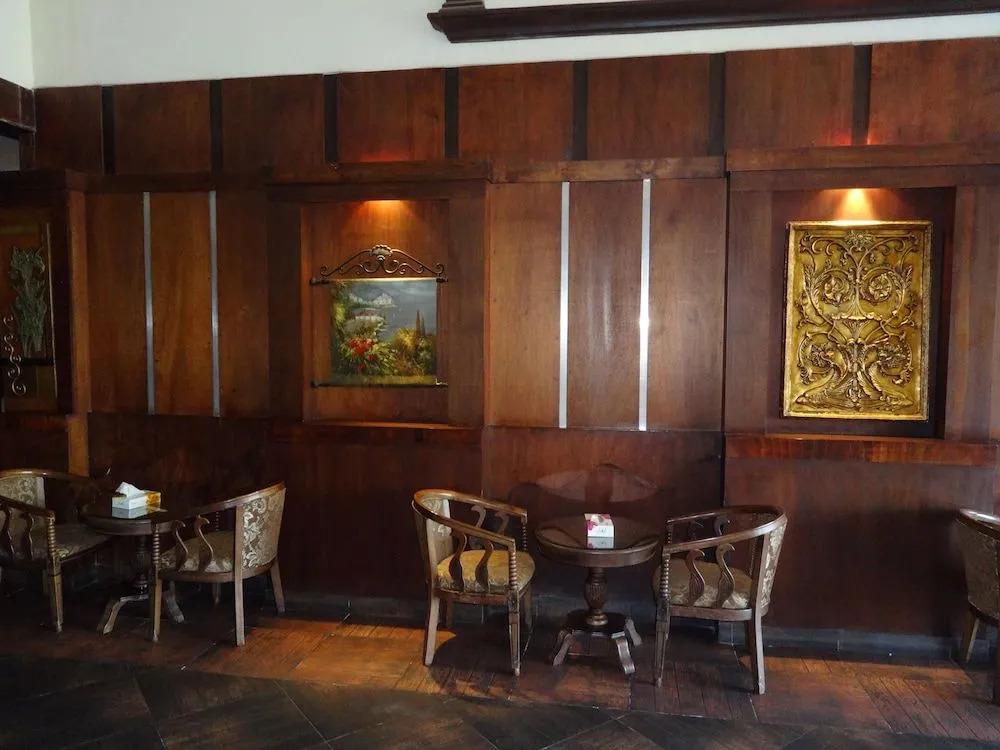 Orans Suites 2 0*