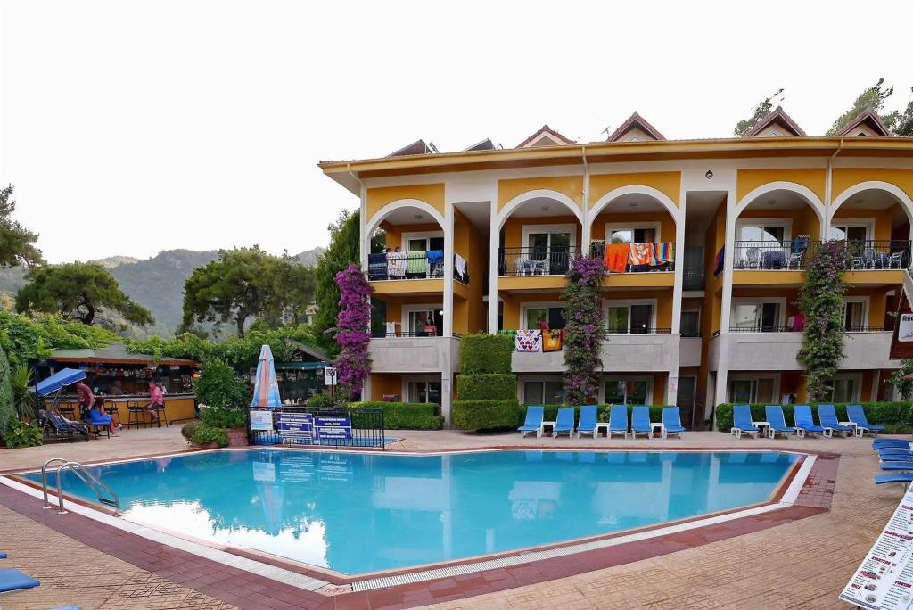 Eden Garden 3*
