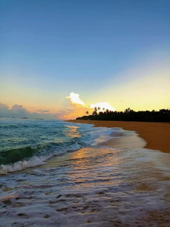 Ravana - Beach 1*